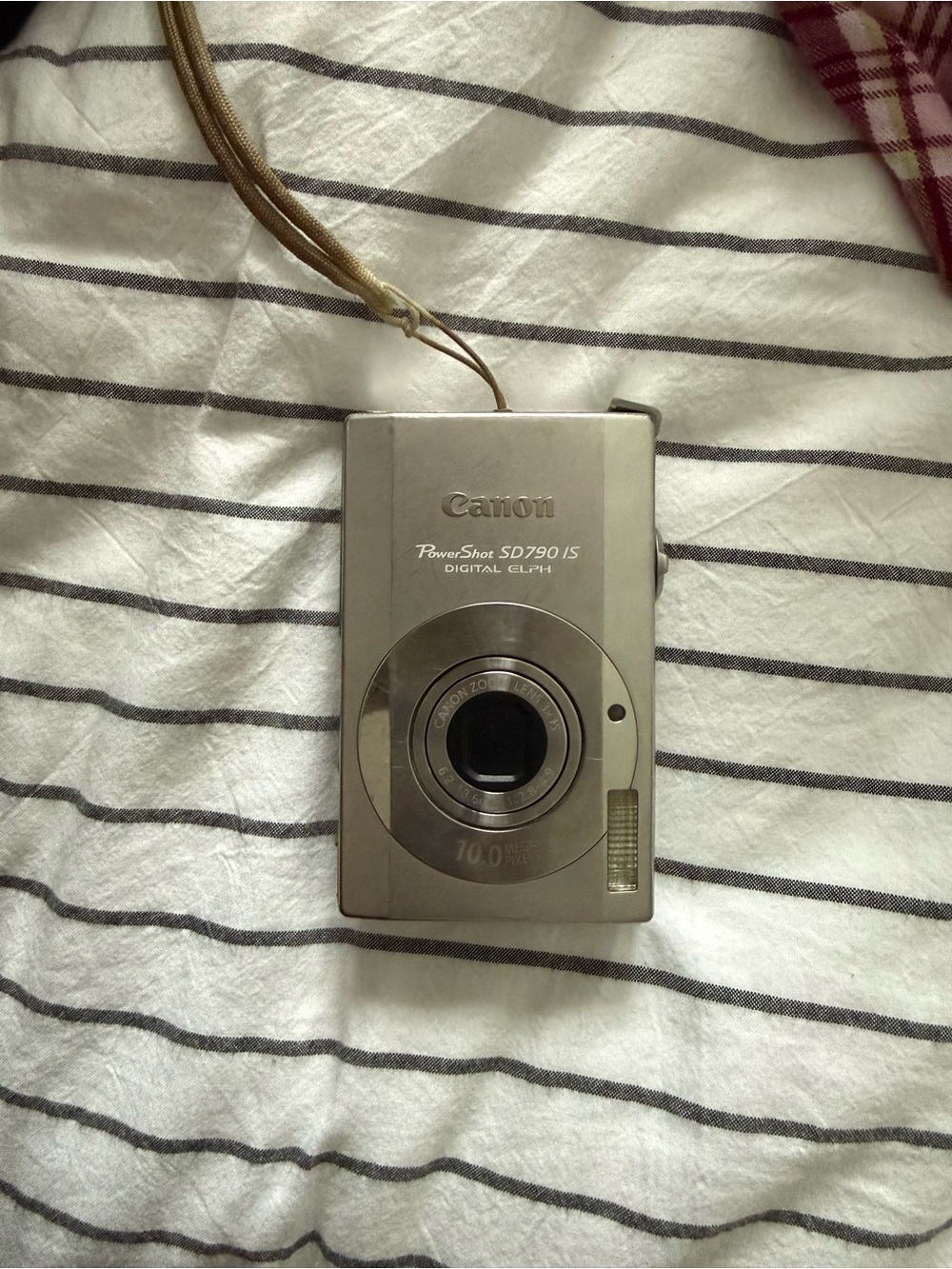 Canon SD790is Compact Digital Camera in Silver with Wrist Strap